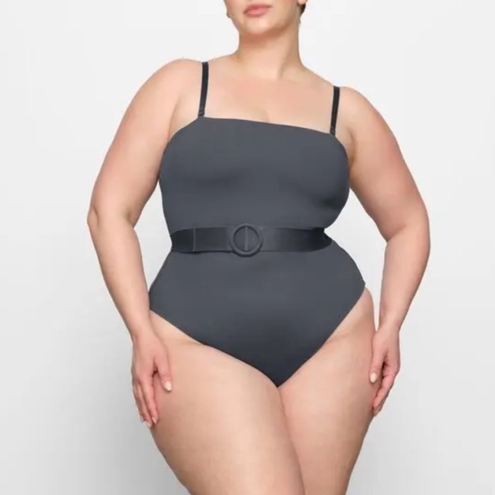 SKIMS Sculpting Swim Strapless One Piece in Gunmetal Size XXS SKU:45R
